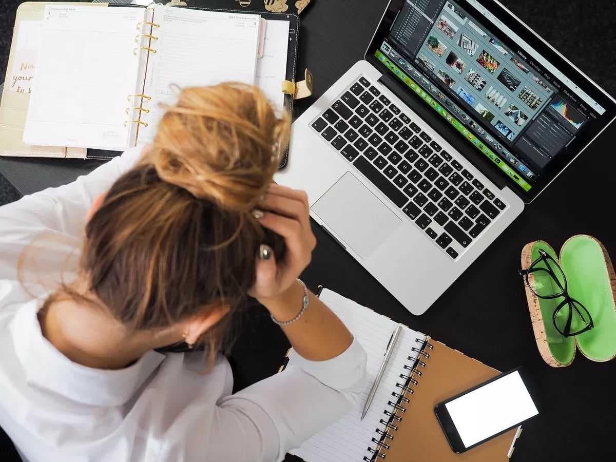 Geração Z está mais exausta no ambiente de trabalho, aponta pesquisa