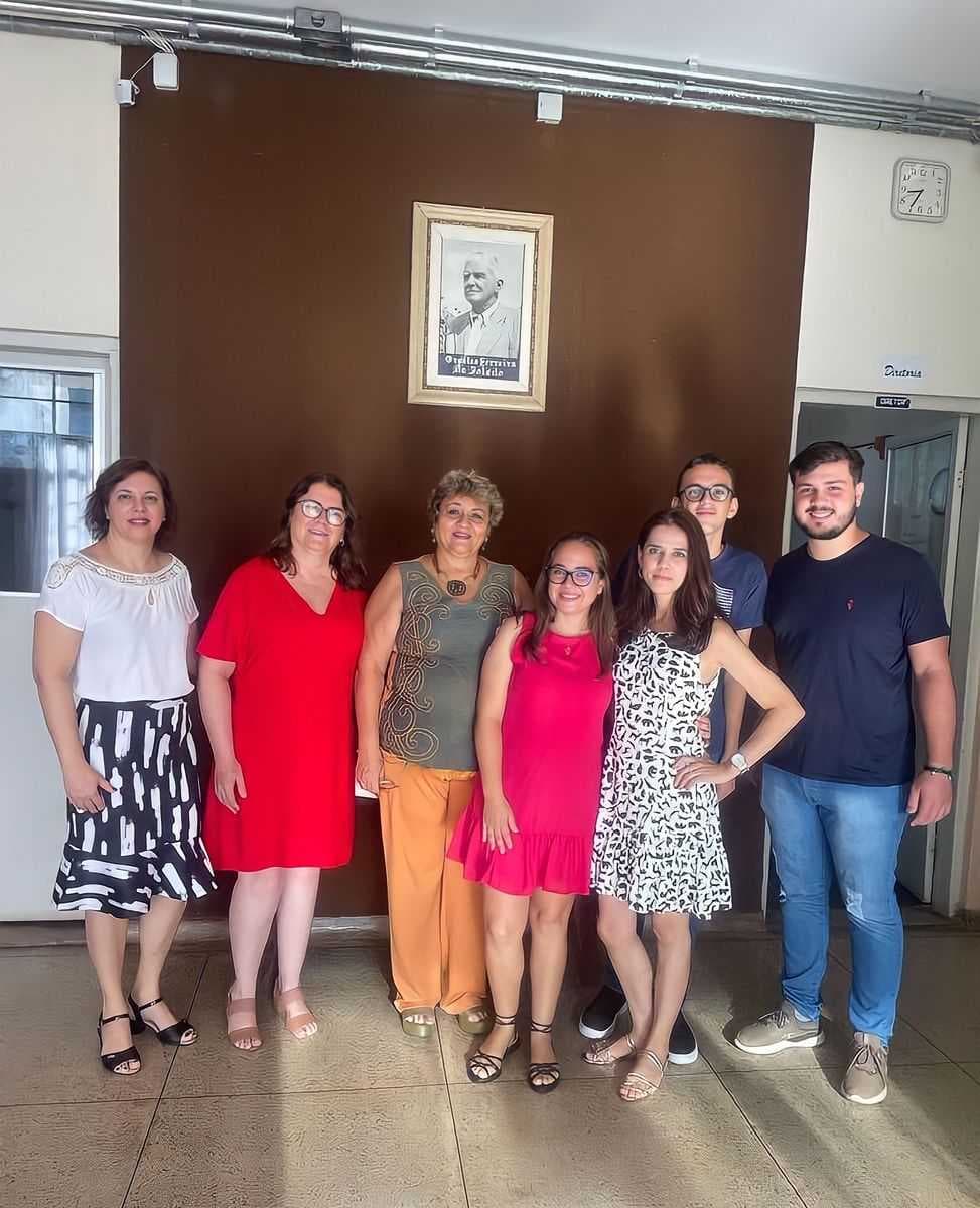 Alunos de Letras do UNIJALES realizam palestra em escola de Palmeira D’Oeste