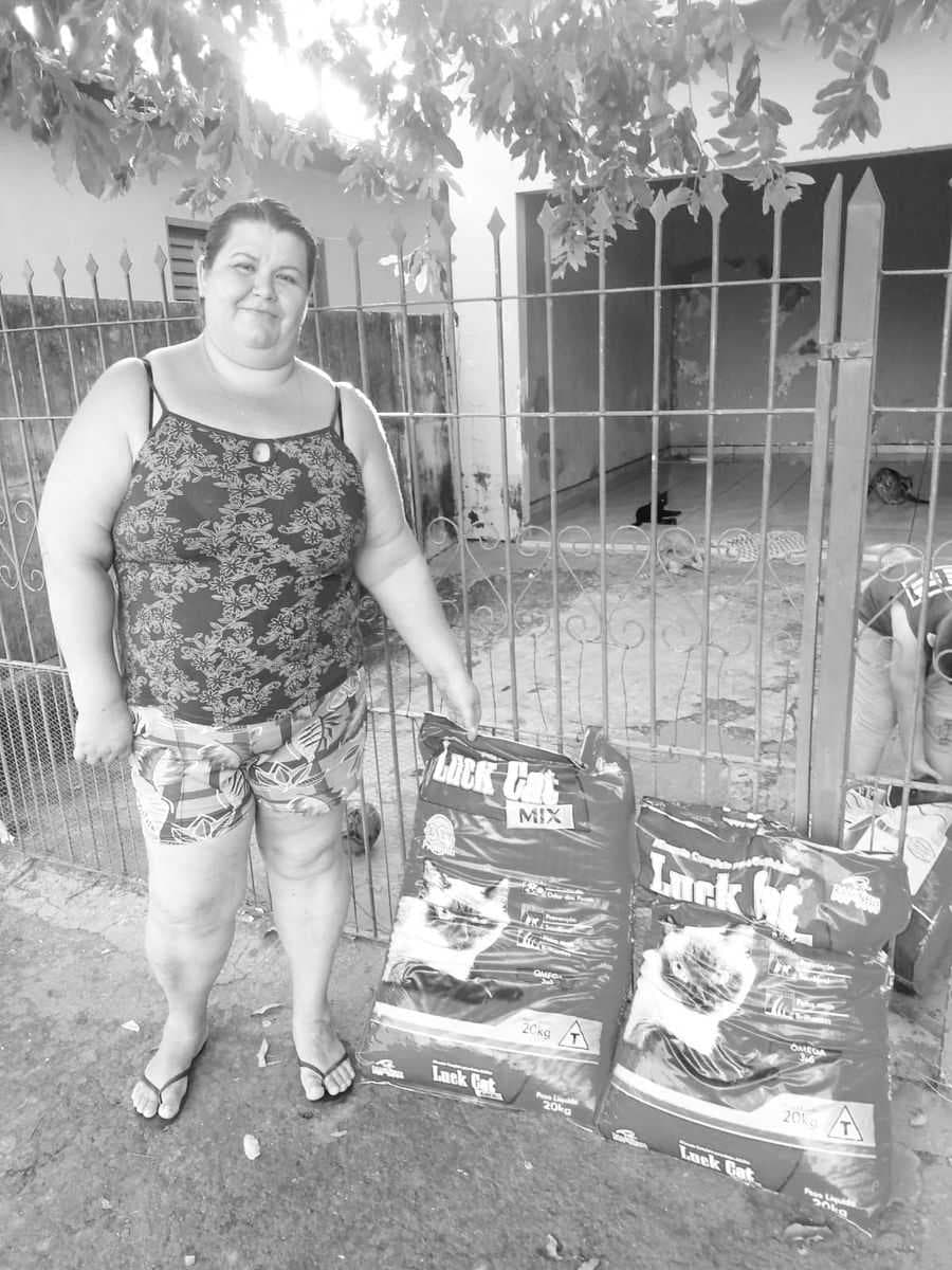 Governo Municipal de Rubineia realiza doação de ração a cuidadores de animais