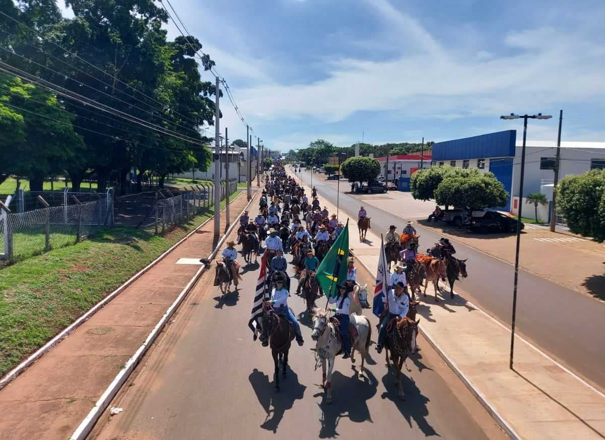 Milhares de pessoas acompanharam uma das maiores Cavalgadas já realizadas em Jales