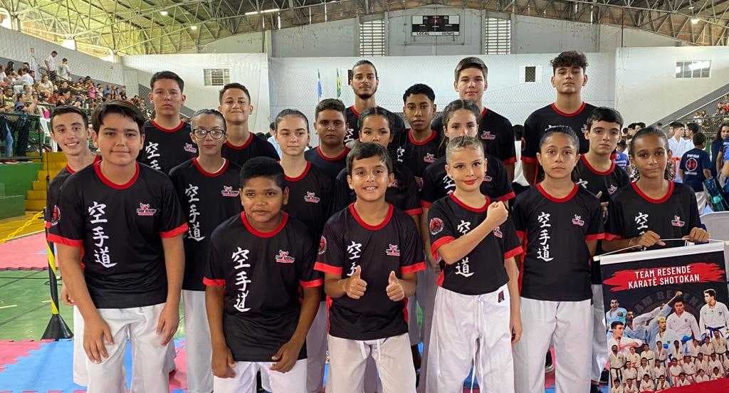 Team Resende de Jales Conquista 17 Medalhas em Campeonato Estadual de Karatê