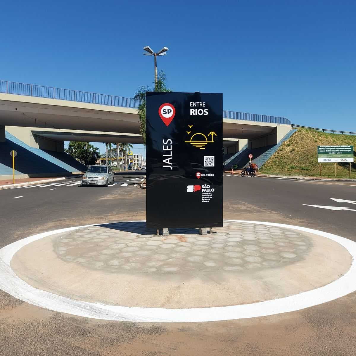 Jales ganha totem de identificação turística no portal de entrada da cidade