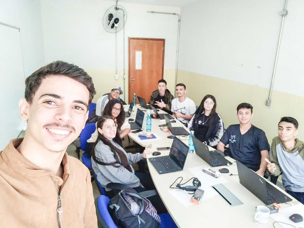 Programa inovador de ensino AMS fortalece parceria com empresas de TI