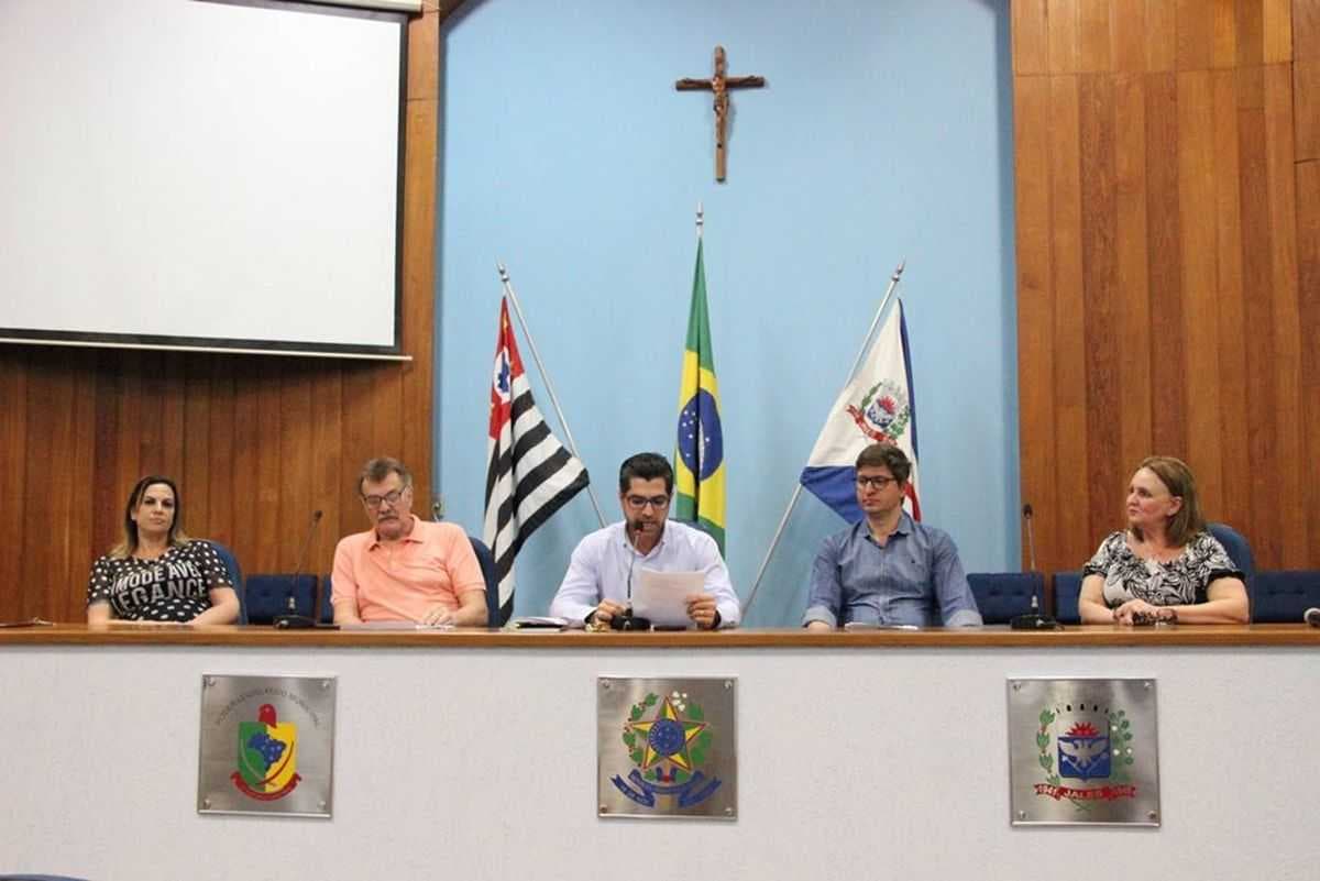 Autoridades se reúnem para discutir melhorias para a saúde dos 16 municípios que integram o Consirj
