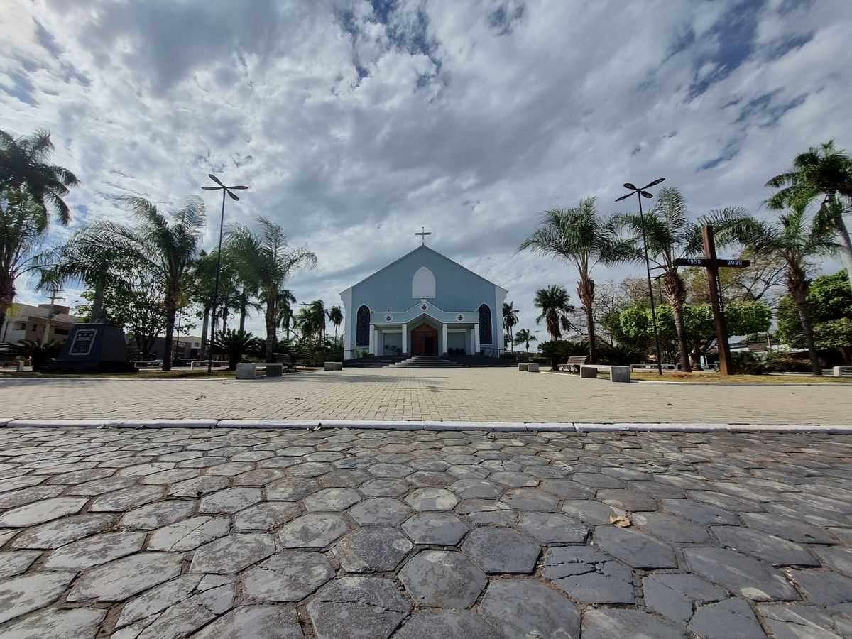 Prefeitura de Urânia finaliza reforma e revitalização da Praça da Matriz