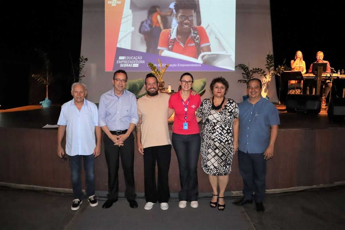 Fórum de Educação Empreendedora reúne mais de 500 educadores no Teatro Municipal de Jales
