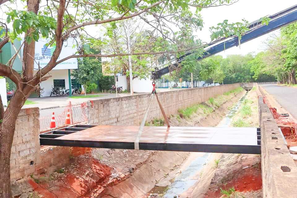 Avenida Maria Jalles terá passarela em frente à escola particular e ao Clube do Ipê