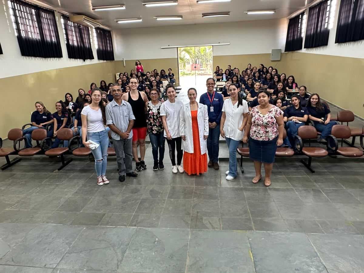 Programa Saúde na Escola realiza palestra na ETEC em Jales