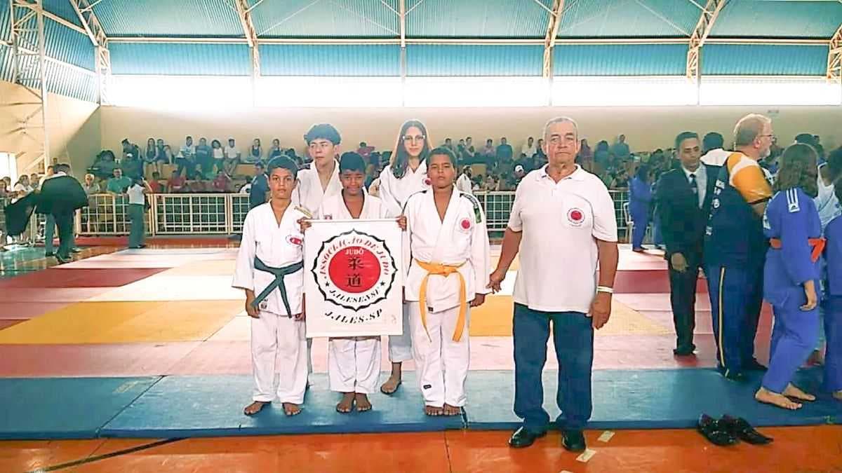 Judocas representam Jales nas cidades de Lins, Itapecerica da Serra e São José do Rio Preto