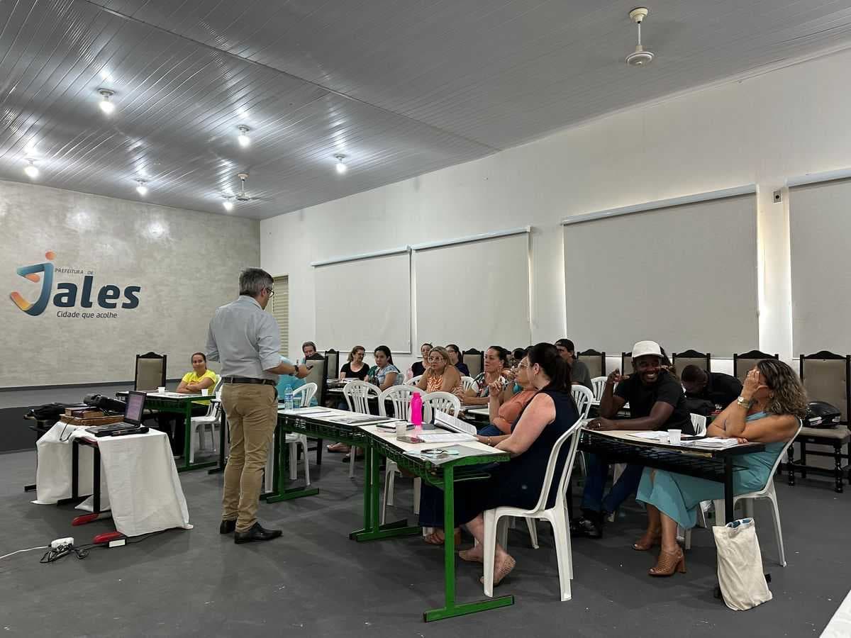 Conselheiros tutelares que tomarão posse em janeiro e conselheiros do CMDCA participaram de curso de capacitação