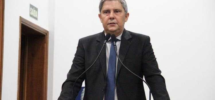 Vereador Riva Rodrigues solicita informações sobre pontos de táxis em Jales