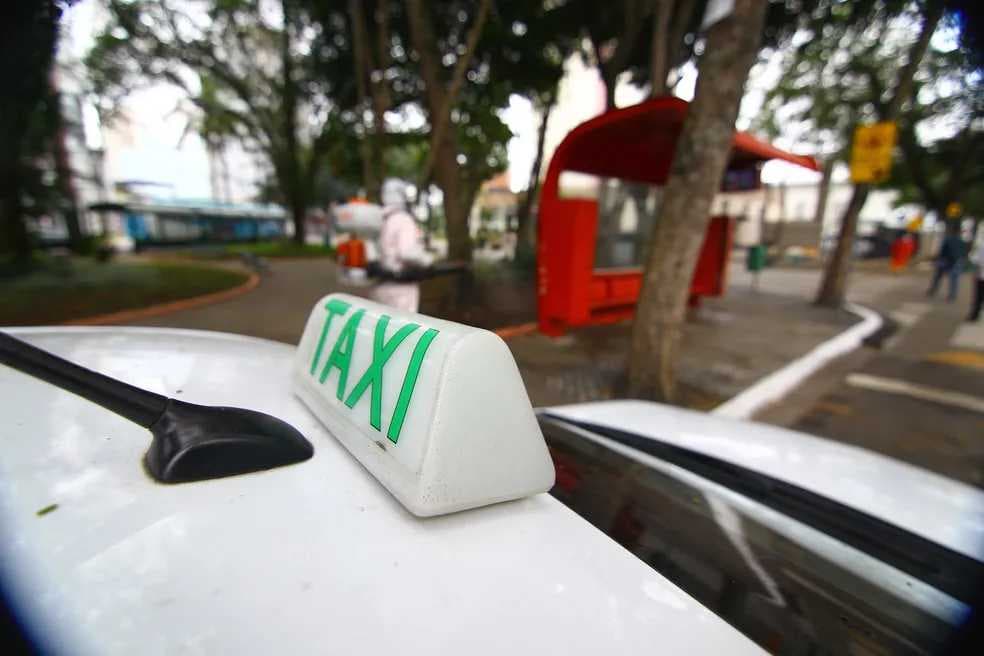Pontos de táxis pela cidade vira assunto na Câmara de Jales