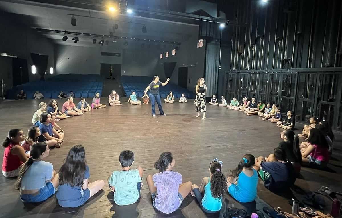Ponto de Cultura Escola Livre de Teatro já iniciou as Oficinas de Teatro gratuitas