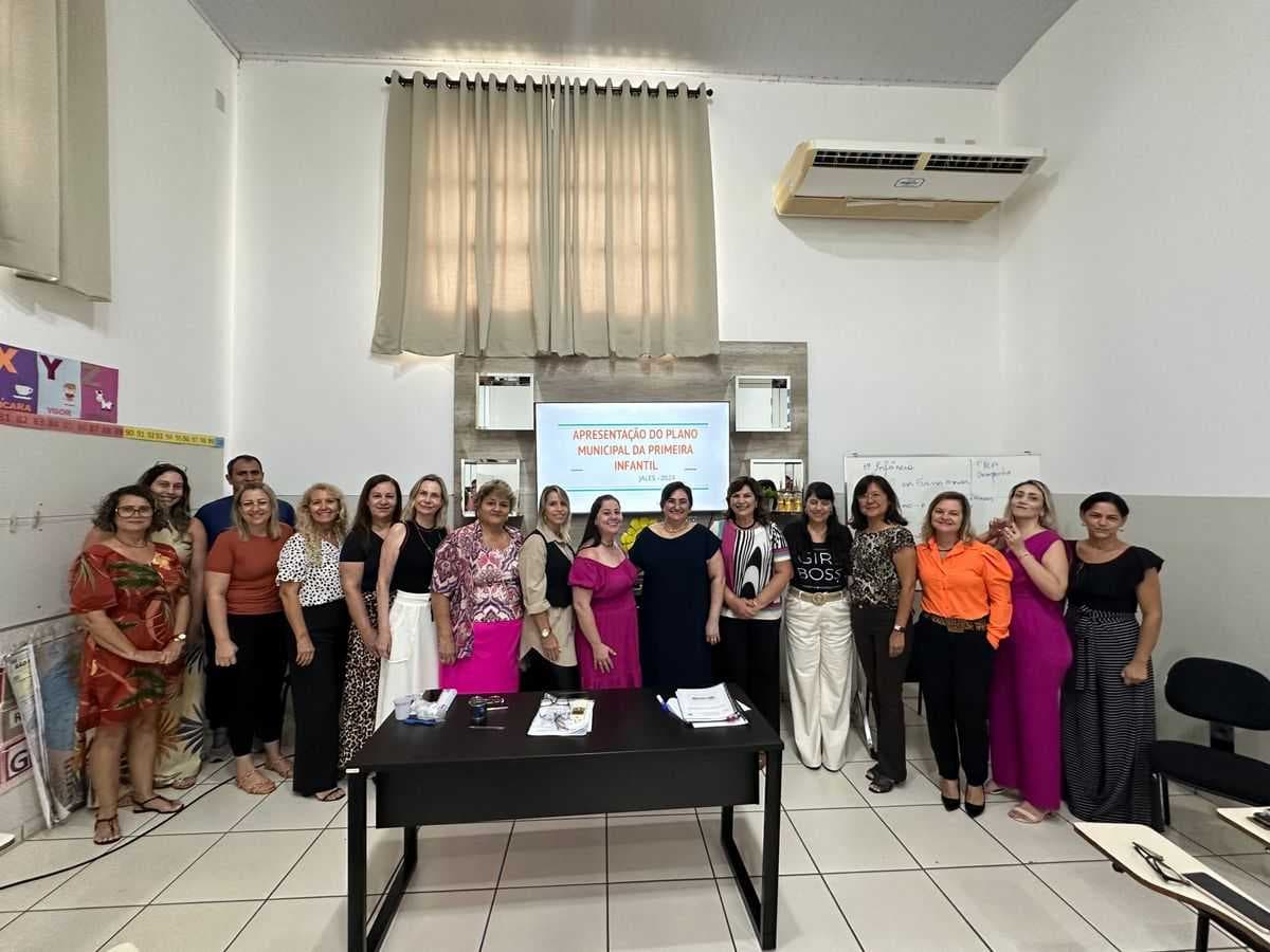 Prefeitura realiza reunião com o objetivo de avançar na elaboração do Plano Municipal pela Primeira Infância
