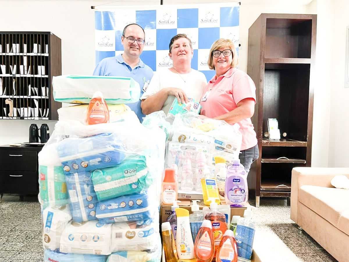 Grupo de Santa Albertina realiza doação de itens de bebê para Santa Casa de Jales