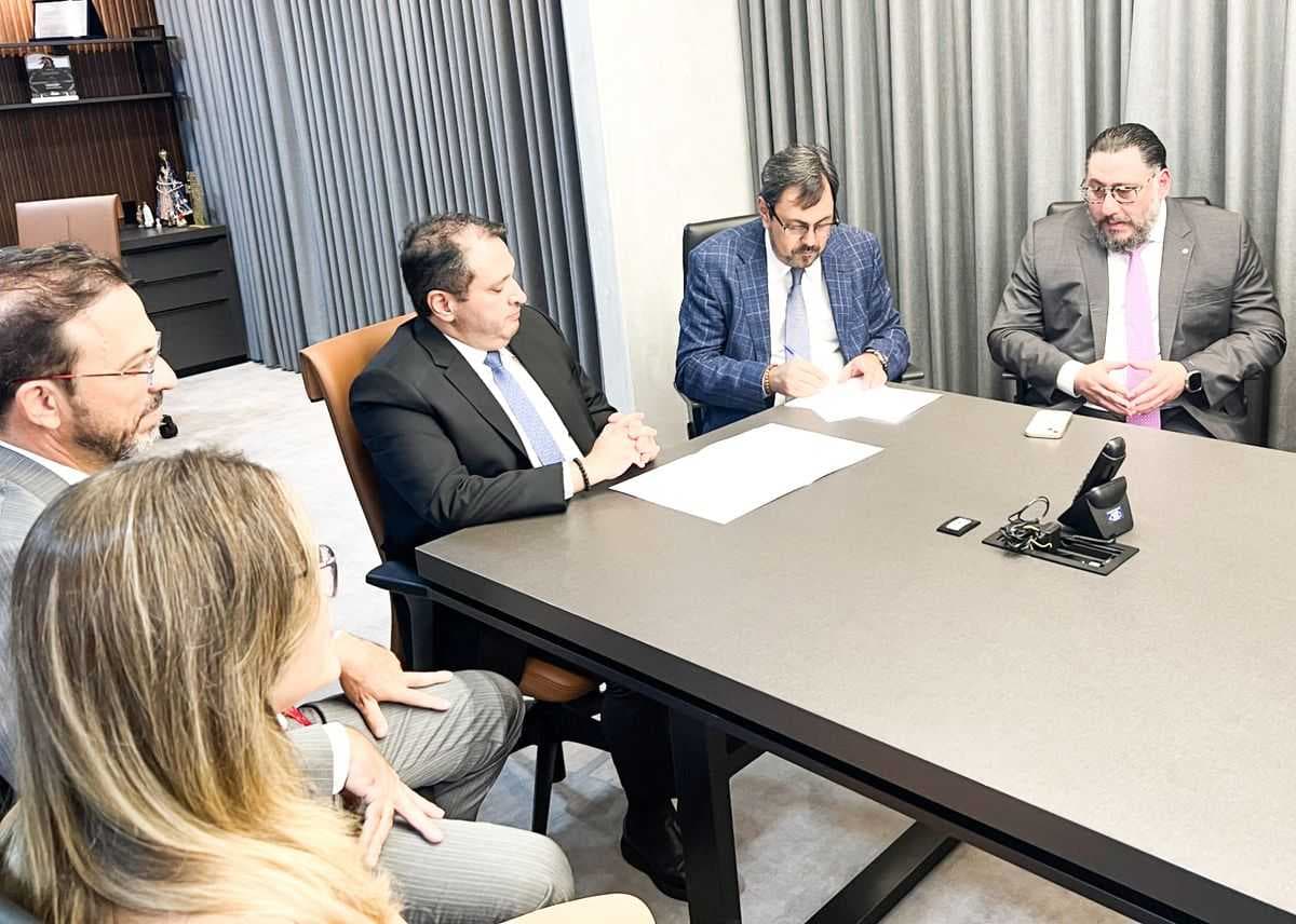 Luis Henrique recebe autoridades do Poder Judiciário para assinatura do Termo de Adesão ao Pacto Nacional pela Consciência Vacinal