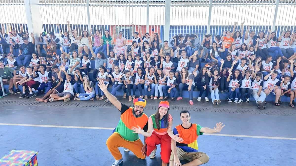 Atores da Escola Livre de Teatro de Jales apresentam espetáculo em seis cidades da região