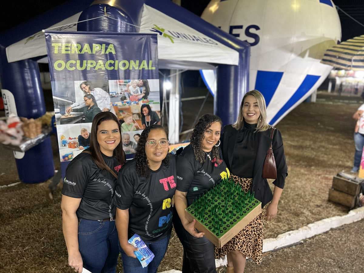 Alunas de Terapia Ocupacional do UNIJALES apresentam trabalhos na 45ª Festa do Peão de Santa Albertina/SP