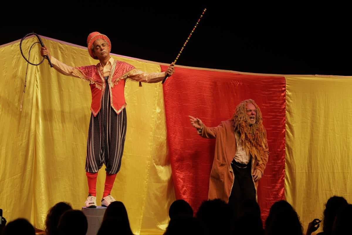 Escola Livre de Teatro traz para Jales o espetáculo Quem Morreu?