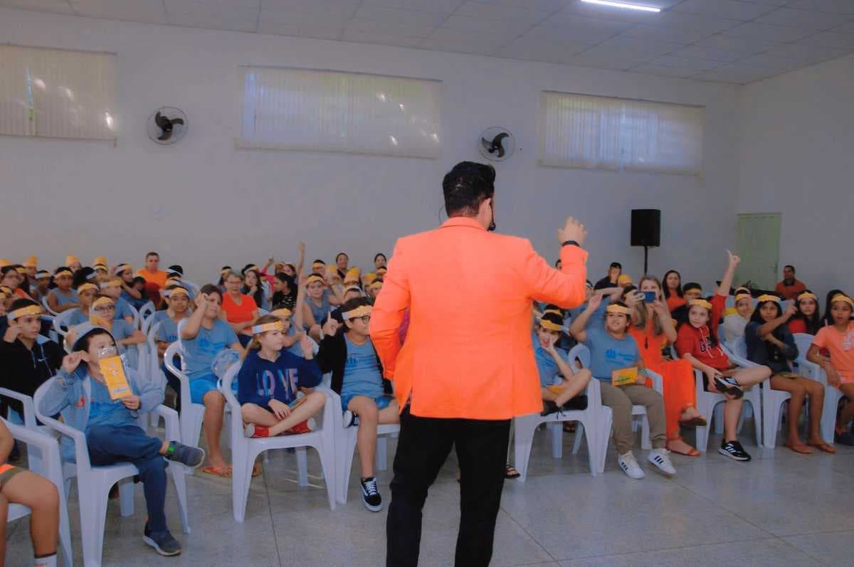 Prefeitura de Urânia realiza palestra para conscientização sobre o "maio laranja"