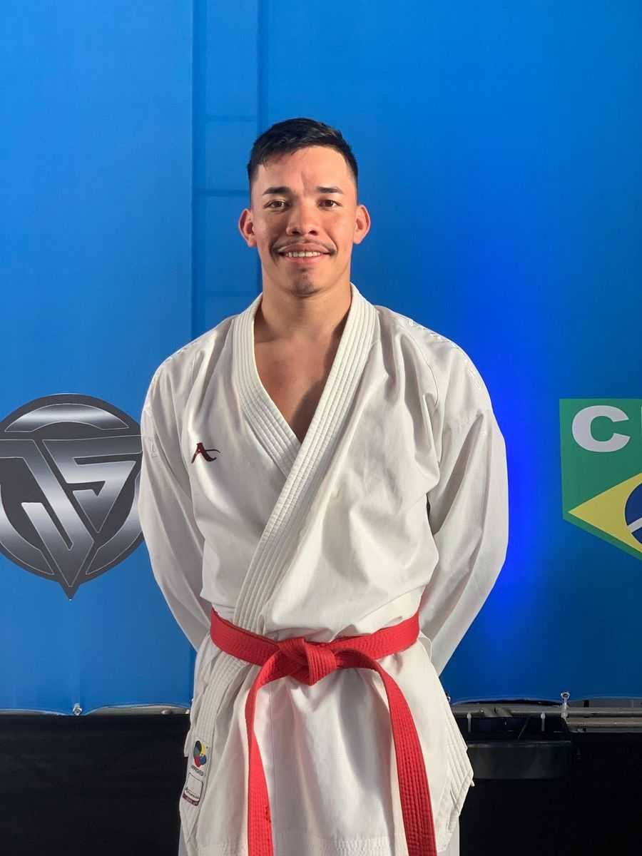 Academia de karatê de Jales brilha em campeonato nacional em Brasília/DF