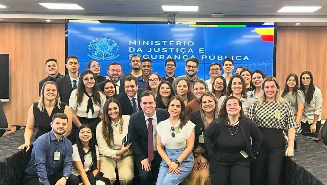 Alunos de Direito do Unijales realizam visita ao Congresso Nacional em Brasília