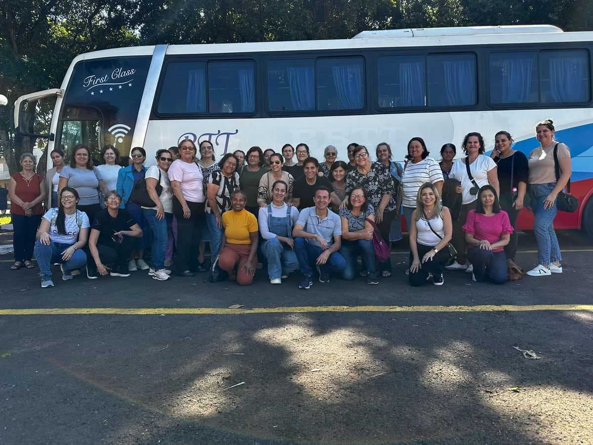 Oficina de Bordado de Santa Salete visita a 49ª Feira do Bordado em Ibitinga