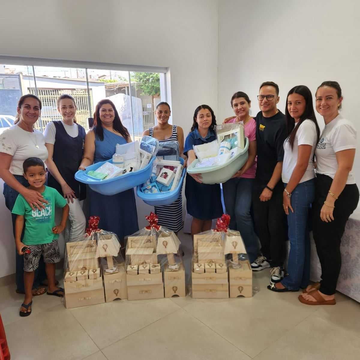 Gestantes de Santa Salete recebem kits em encerramento de curso promovido pela Secretaria de Saúde e Fundo Social