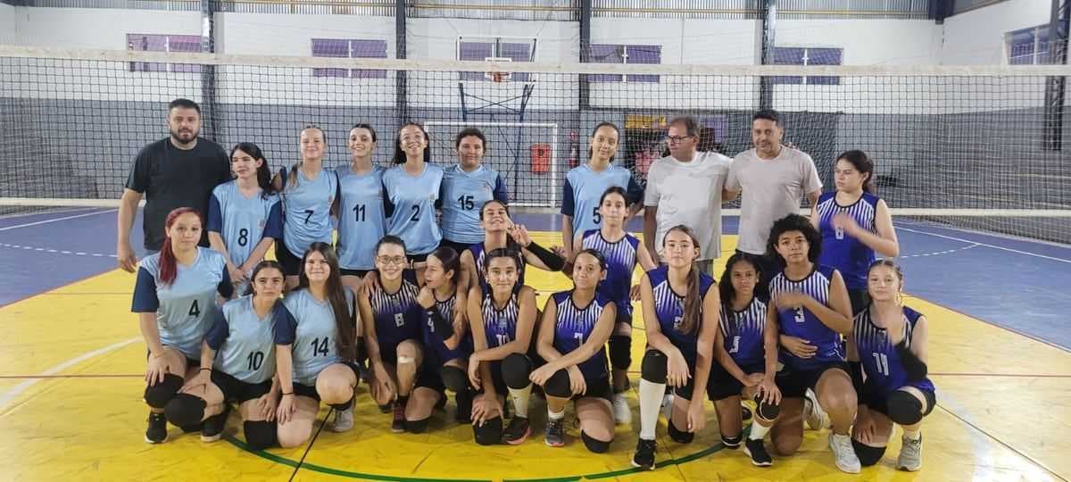 Atletas de Vôlei de Santa Salete participam de amistoso em Santana da Ponte Pensa