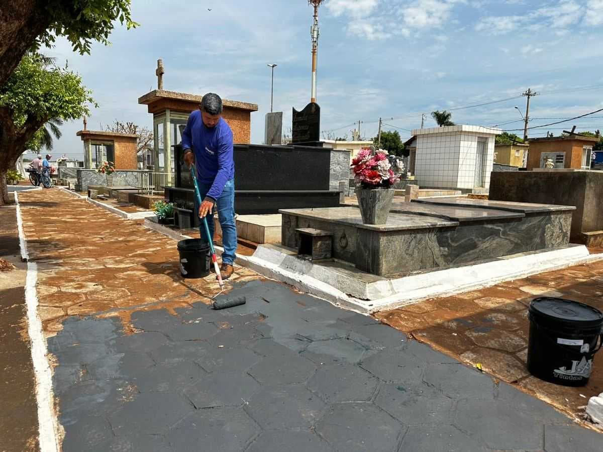 Prefeitura de Santa Salete intensifica limpeza e manutenção do cemitério municipal para o Dia de Finados
