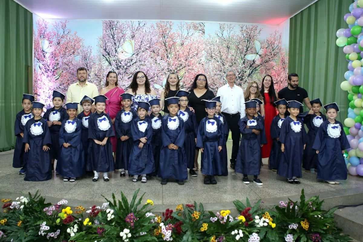 Formatura do Pré II encanta Santa Salete com o tema “Jardim Encantado”