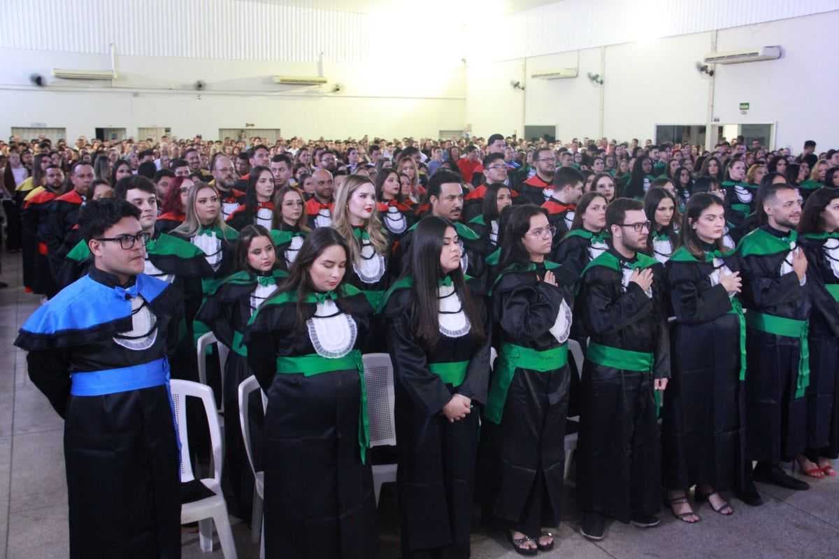 Colação de Grau do UNIJALES celebra a formação e os sonhos das turmas de 2025