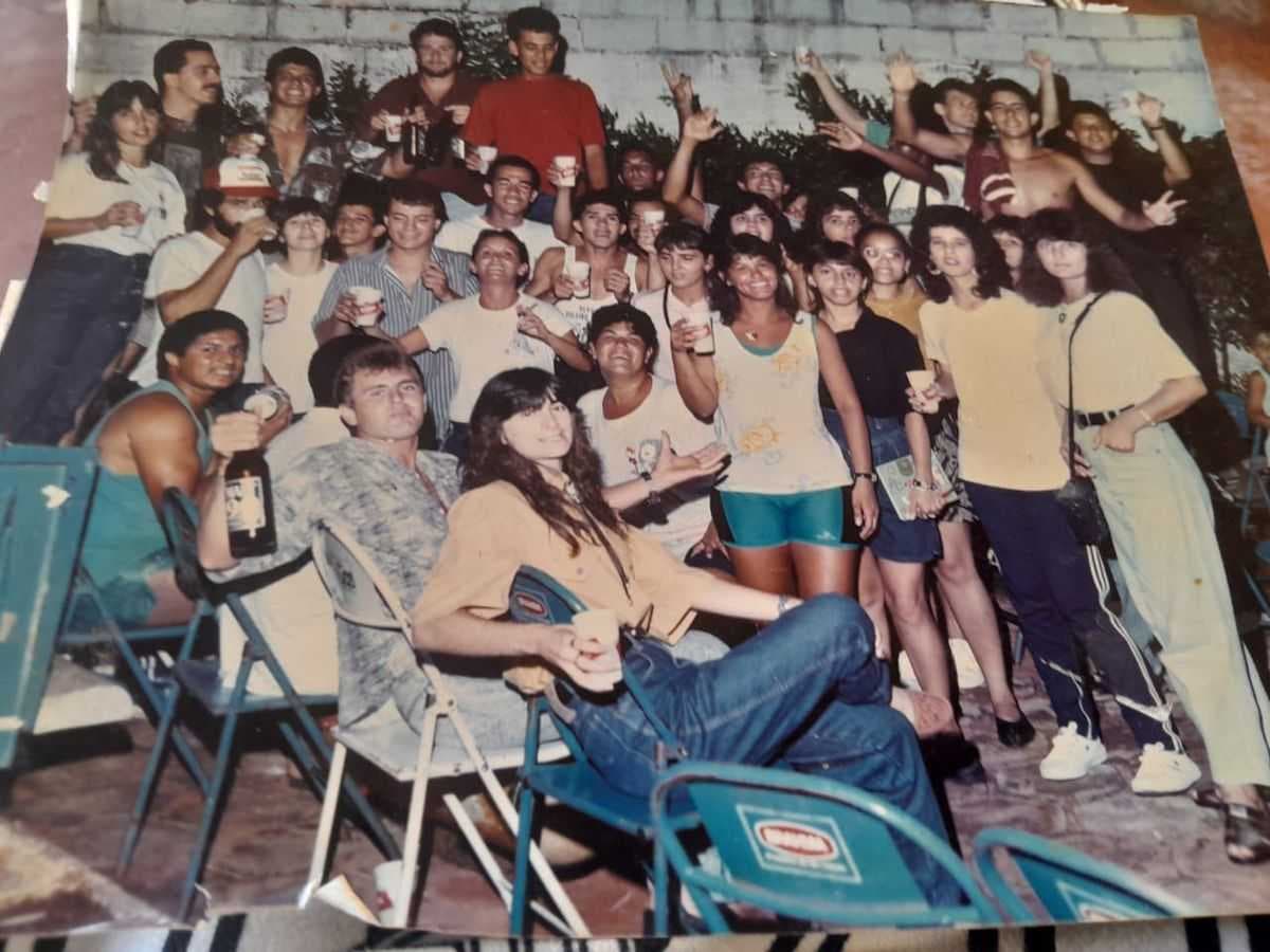 Formandos de 89 da FUNEC de Santa Fé do Sul se reúnem em confraternização