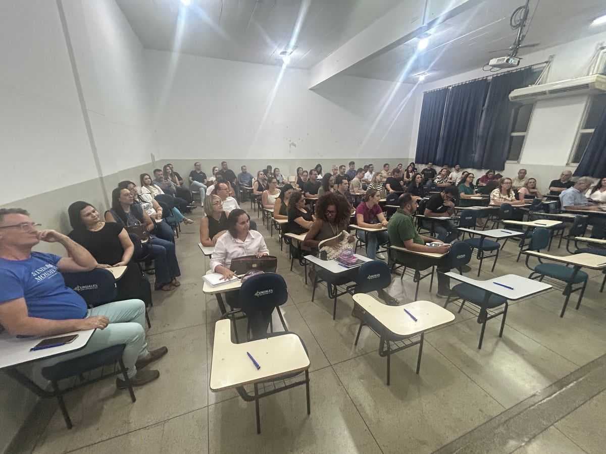 UNIJALES realiza palestra motivacional e capacitação para docentes antes do retorno das aulas